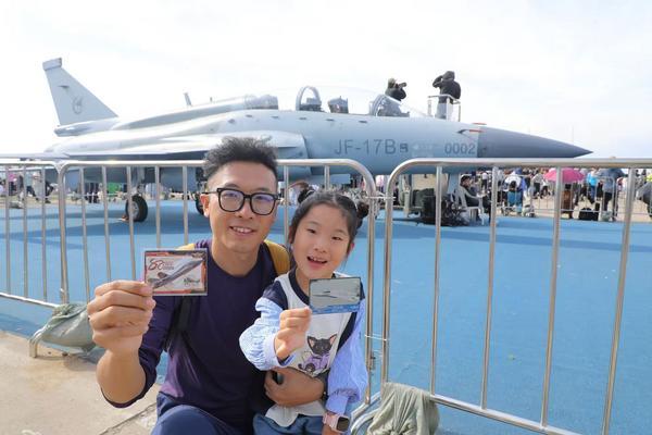 Z世代社交货币点亮文化新消费pg模拟器千亿卡牌赛道崛起(图3)